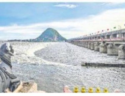 బ్యారేజీ వద్ద మొదటి ప్రమాద హెచ్చరిక