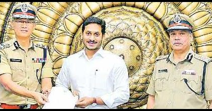 'అక్షయపాత్ర'కు నారాయణమూర్తి విరాళం రూ. 10 కోట్లు