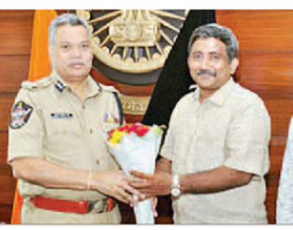 సీసీఈ విద్యార్థులకు సీపీ అభినందన