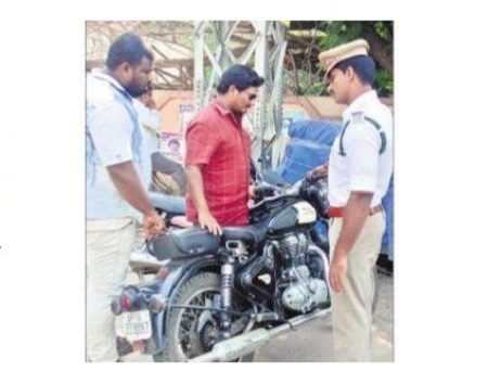 కుర్ర 'హోరు'కు పోలీసుల కళ్లెం