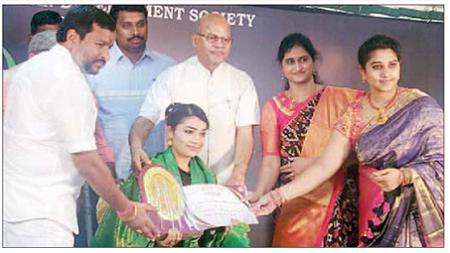 ప్రతిఫలాపేక్ష లేకుండా సేవ చేయడం దైవత్వమే
