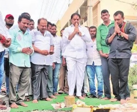అభివృధ్ధి కి అడుగులు