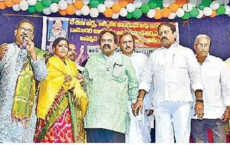 జానపద కళలను కాపాడుకోవాలి