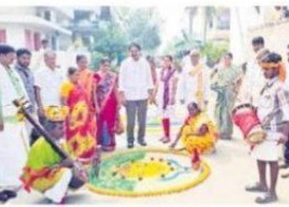 సంసృతి, సంప్రదాయాలను భావితరాలకు అందించాలి