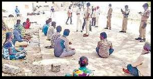 పునరావాస కేంద్రాలకు తరలించండి