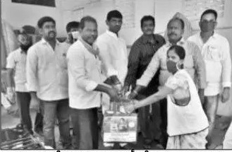 నిజమైన హీరోలు పారిశుధ్య కార్మికులు
