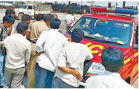 లైసెన్స్ లేకుంటే.. కటకటాల వెనుకకే..!