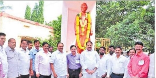 స్వామి వివేకానంద జీవితం ఆదర్శనీయం