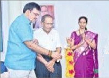 ఫార్మాసిస్టులు ఔషదాలను ఆవిష్కరించాలి