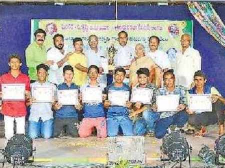 విద్యార్థుల్లో కళలను వెలికితీసేందుకే పోటీలు