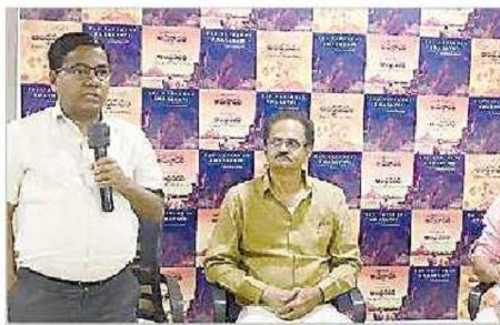 చారిత్రక అంశాలను భవిష్యత్తు తరాలకు అందించాలి