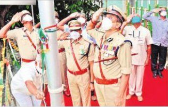 మువ్వన్నెల పతాక రెపరెపలు