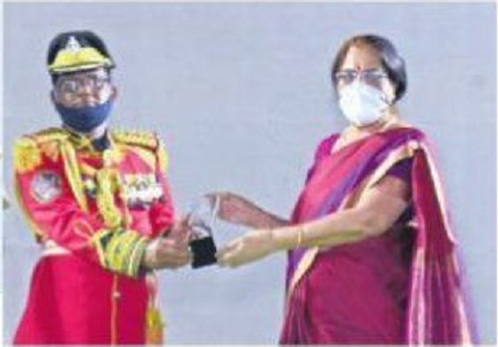 అబ్బురపరచిన పోలీసు బ్యాండ్