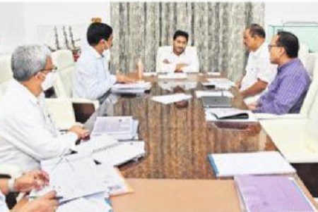 రోడ్ల మరమ్మత్తులకు రూ.2,168 కోట్లు