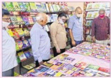ఆకట్టుకుంటున్న పుస్తక ప్రదర్శన