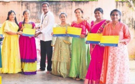 నిండైన అందానికి సాక్షి