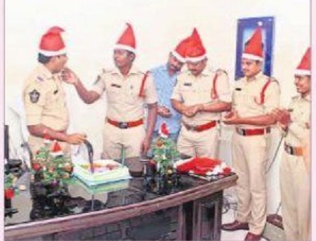 సెమీ క్రిస్మస్ వేడుకలు