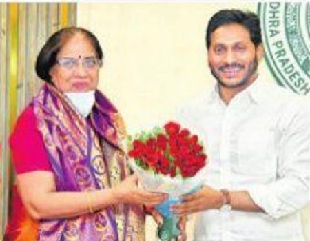 సీఎస్ కు ఘనంగా సత్కారం