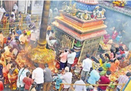 భక్తిశ్రద్ధలతో కార్తిక పౌర్ణమి పూజలు