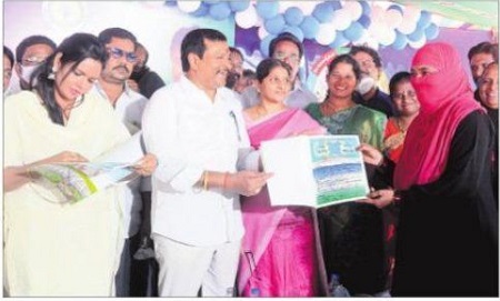 పేదల్లో పట్టా జోష్