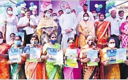పేదల గూటికి పట్టాల పండుగ