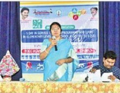 మెలకువలతో కూడిన విద్యనందించాలి