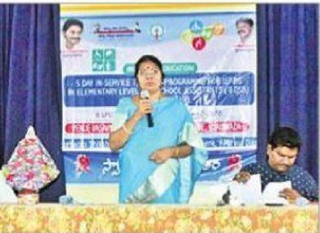 మెలకువలతో కూడిన విద్యనందించాలి