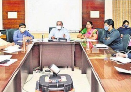 వాక్సినేషన్‌కు మోడల్‌గా ఐదు ఆస్పత్రులు