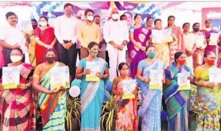 గృహ ప్రవేశాలు చేసే వరకు ప్రభుత్వం అండ