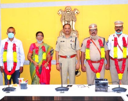 పోలీసు అధికారులకు ఆత్మీయ వీడ్కోలు