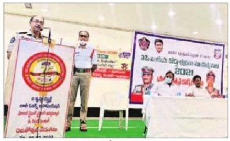 రోడ్డు భద్రత అందరి కర్తవ్యం