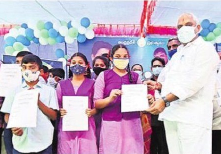 అమ్మ ఒడితో విద్యావ్యవస్థలో విప్లవాత్మక మార్పులు