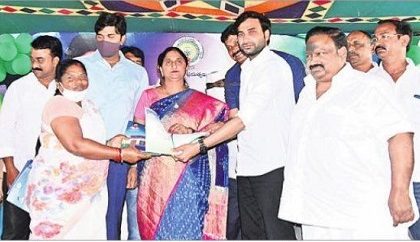 ఇళ్లే కాదు.. ఊళ్లూ నిర్మిస్తాం