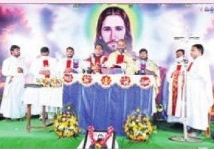 ప్రారంభమైన నవదిన ప్రార్థనలు