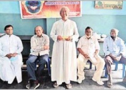 పేద విద్యార్థులకు అండగా ఉంటాం