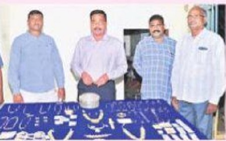 రూ.75.90 లక్షల విలువైన వస్తువులు స్వాధీనం