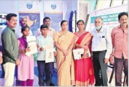 విద్యార్థుల్లో సృజనాత్మకతను వెలికితీయాలి