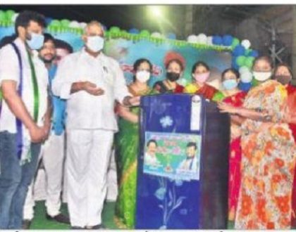 మహిళల సృజనకు అద్దం పట్టిన రంగవల్లులు