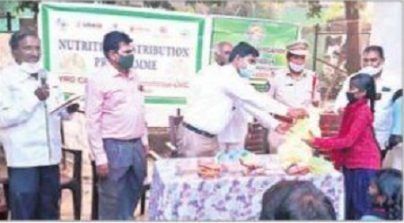 పౌష్టికాహారం అందజేత
