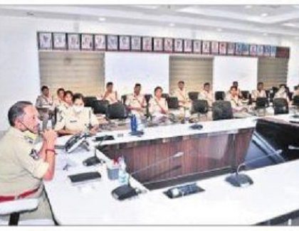 పోలీస్ వృత్తి ఔన్నత్యం పెంచాలి