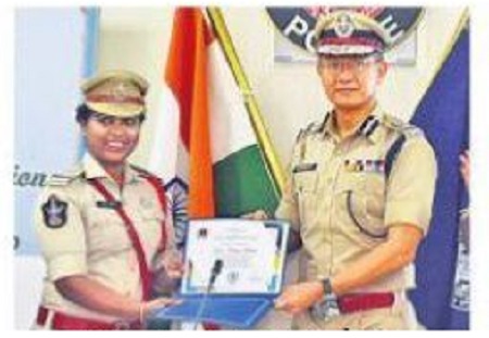 నేర పరిశోధనలో సమర్థులకు ప్రోత్సాహం