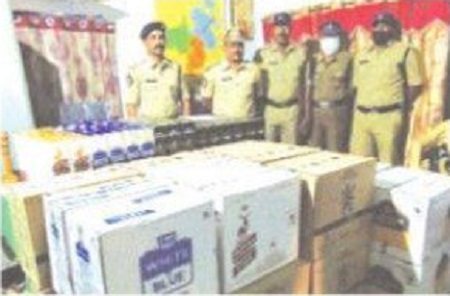 మద్యం, డబ్బు రవాణాపై  పోలీసుల నిఘా