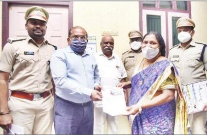 బాధ్యతగా ఉందాం.. బాధితులను కాపాడుకుందాం