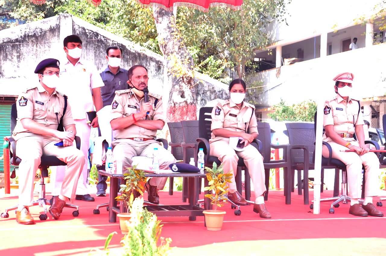 అప్రమత్తంగా విధులు నిర్వహించండి