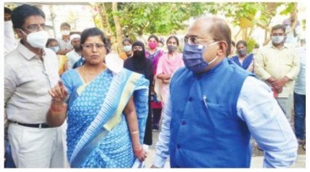 సంక్షేమ పథకాలను సమర్ధవంతంగా అమలు చేయండి