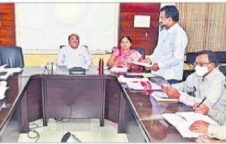 చట్టాలపై అవగాహన కల్పించాలి
