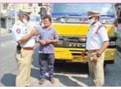 ట్రాఫిక్ పోలీసుల విస్తృత తనిఖీలు