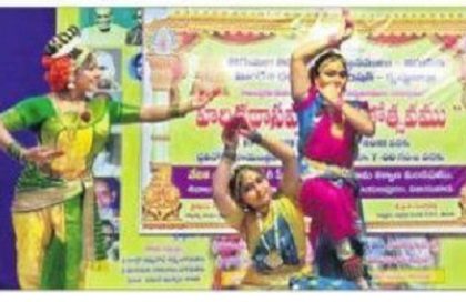 ఆకట్టుకున్న నృత్యోత్సవం