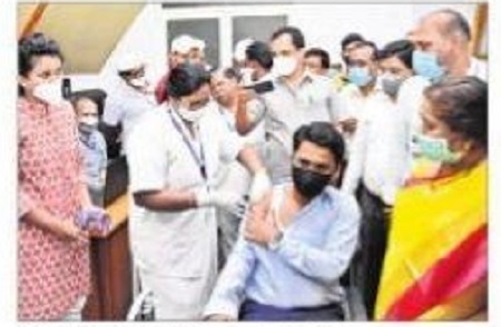 సిబ్బంది అభీష్టం మేరకు కోవిడ్ వ్యాక్సినేషన్