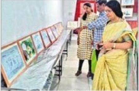 ఆకట్టుకున్న కార్టూన్ల ప్రదర్శన
